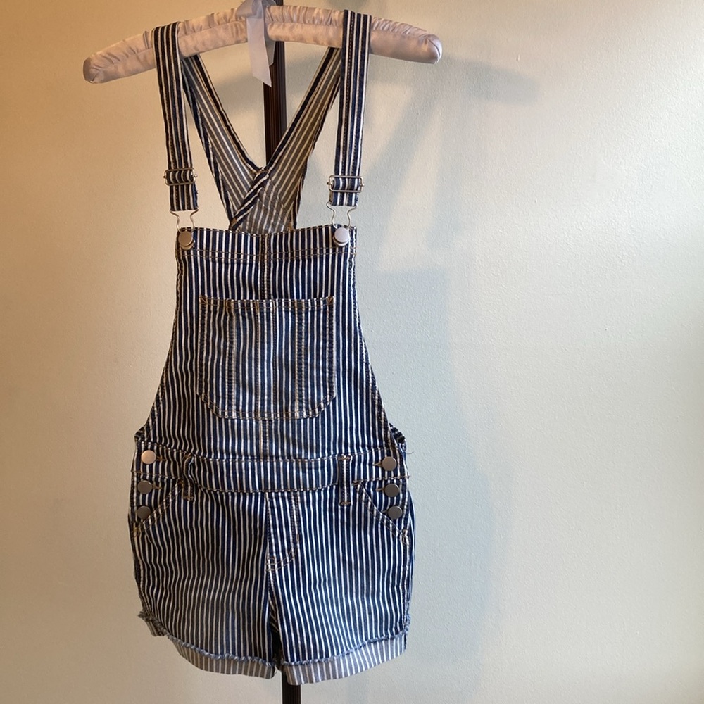 No boundaries short  bib overalls relaxed fit XS